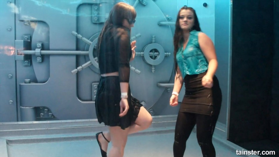 Spectacular wetlook dancing